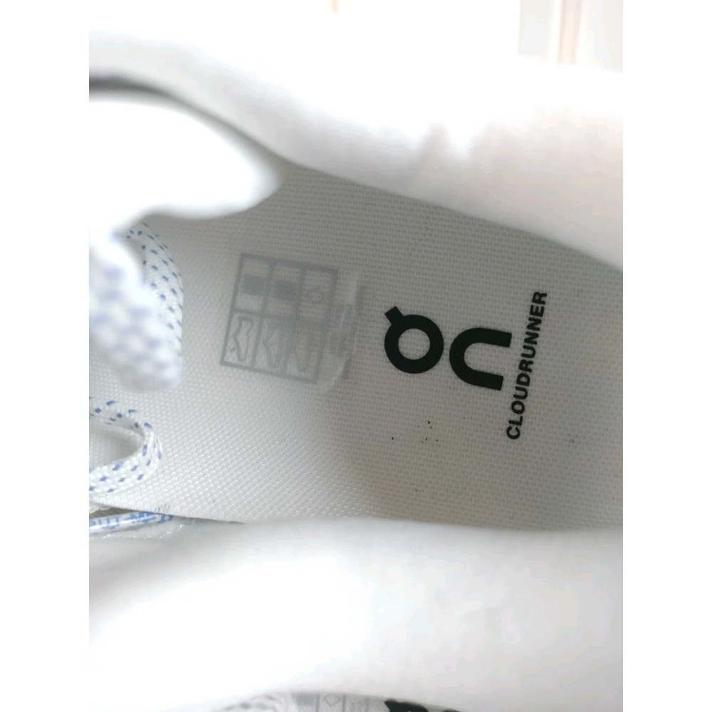NEW On Cloudrunner Women's Running Shoes Size 8 White Blue Helion CloudTec - Picture 8 of 10